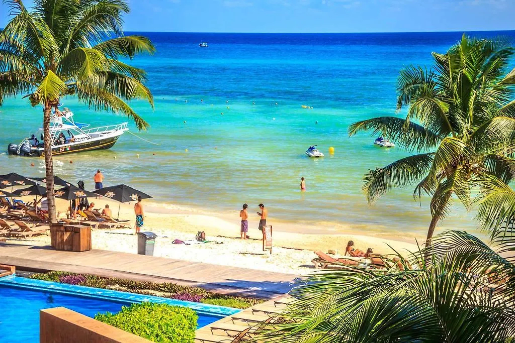 El Faro Oceanfront Apartments By Bvr
