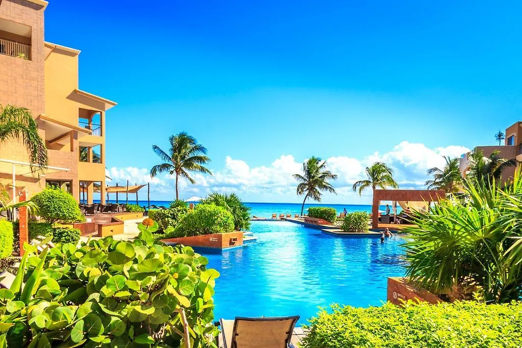 El Faro Oceanfront Apartments By Bvr