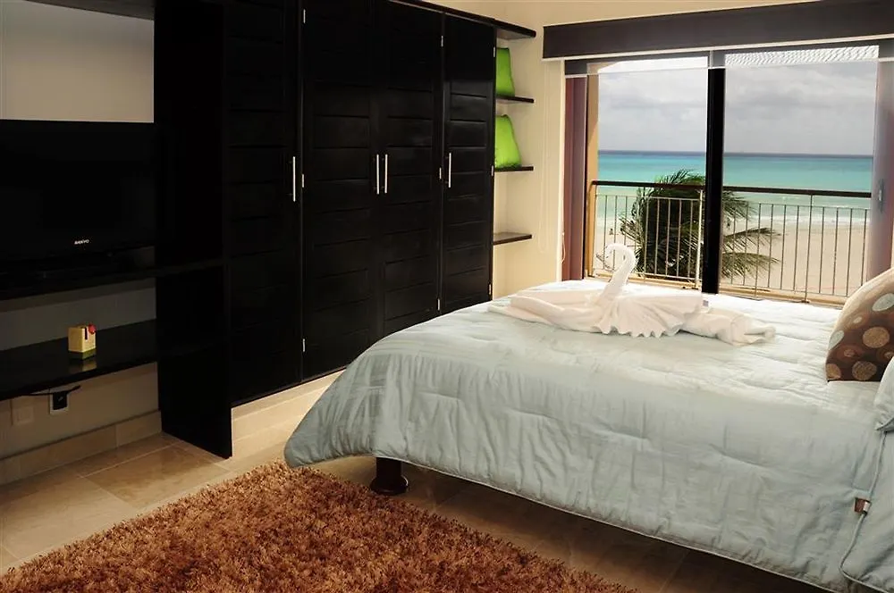 El Faro Oceanfront Apartments By Bvr