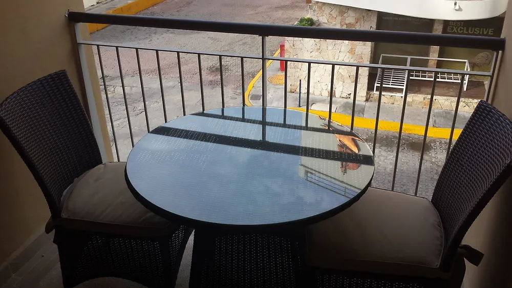 El Faro Oceanfront Apartments By Bvr