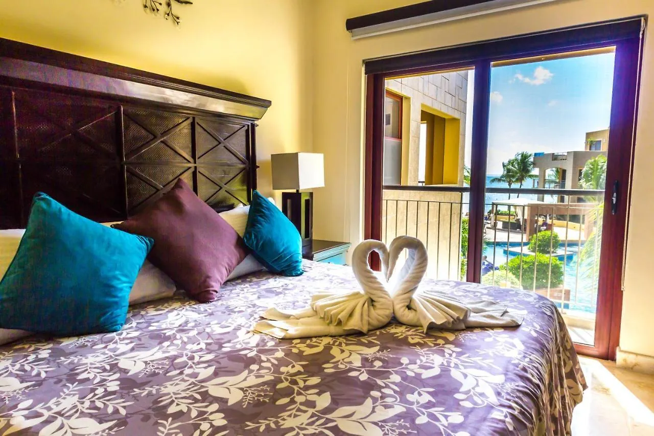 El Faro Oceanfront Apartments By Bvr  Playa del Carmen