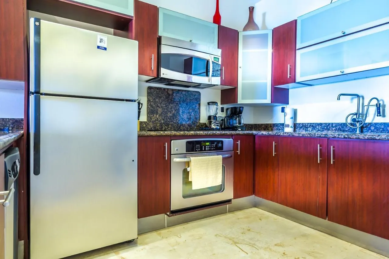 El Faro Oceanfront Apartments By Bvr Mexico